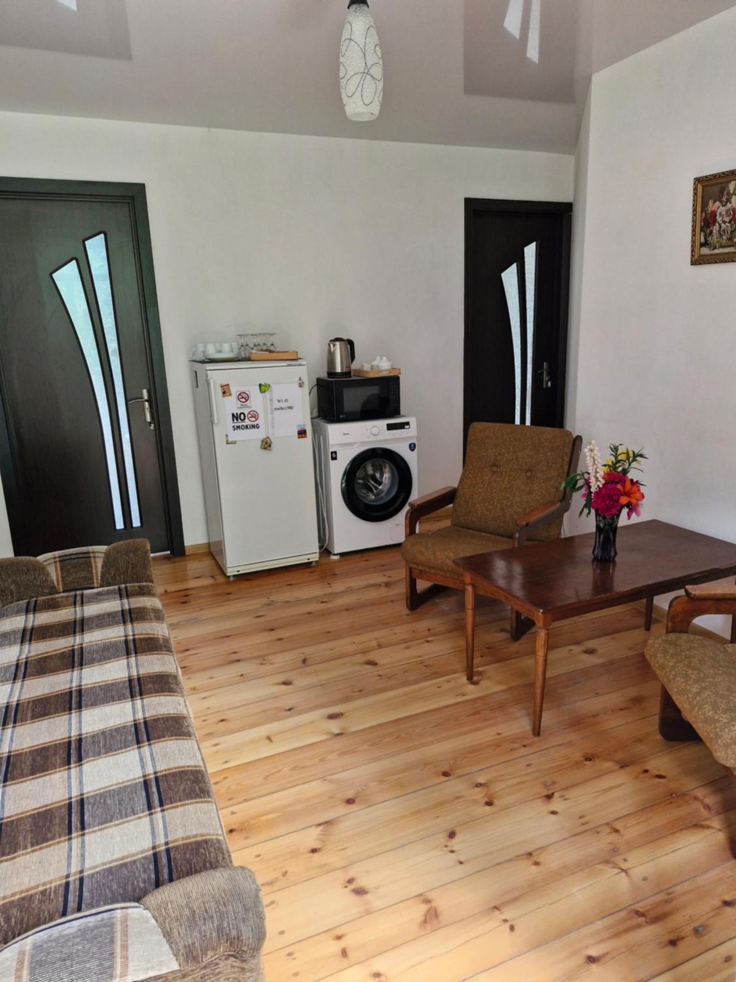Maiko Guest House Kazbegi Eksteriør billede