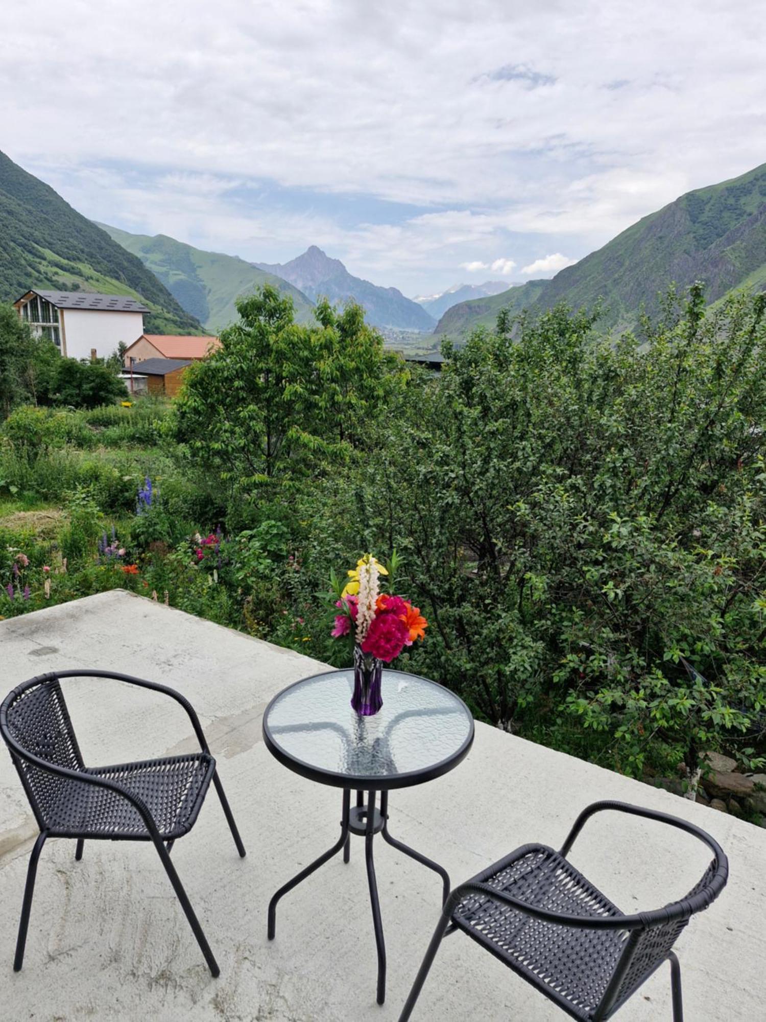 Maiko Guest House Kazbegi Eksteriør billede