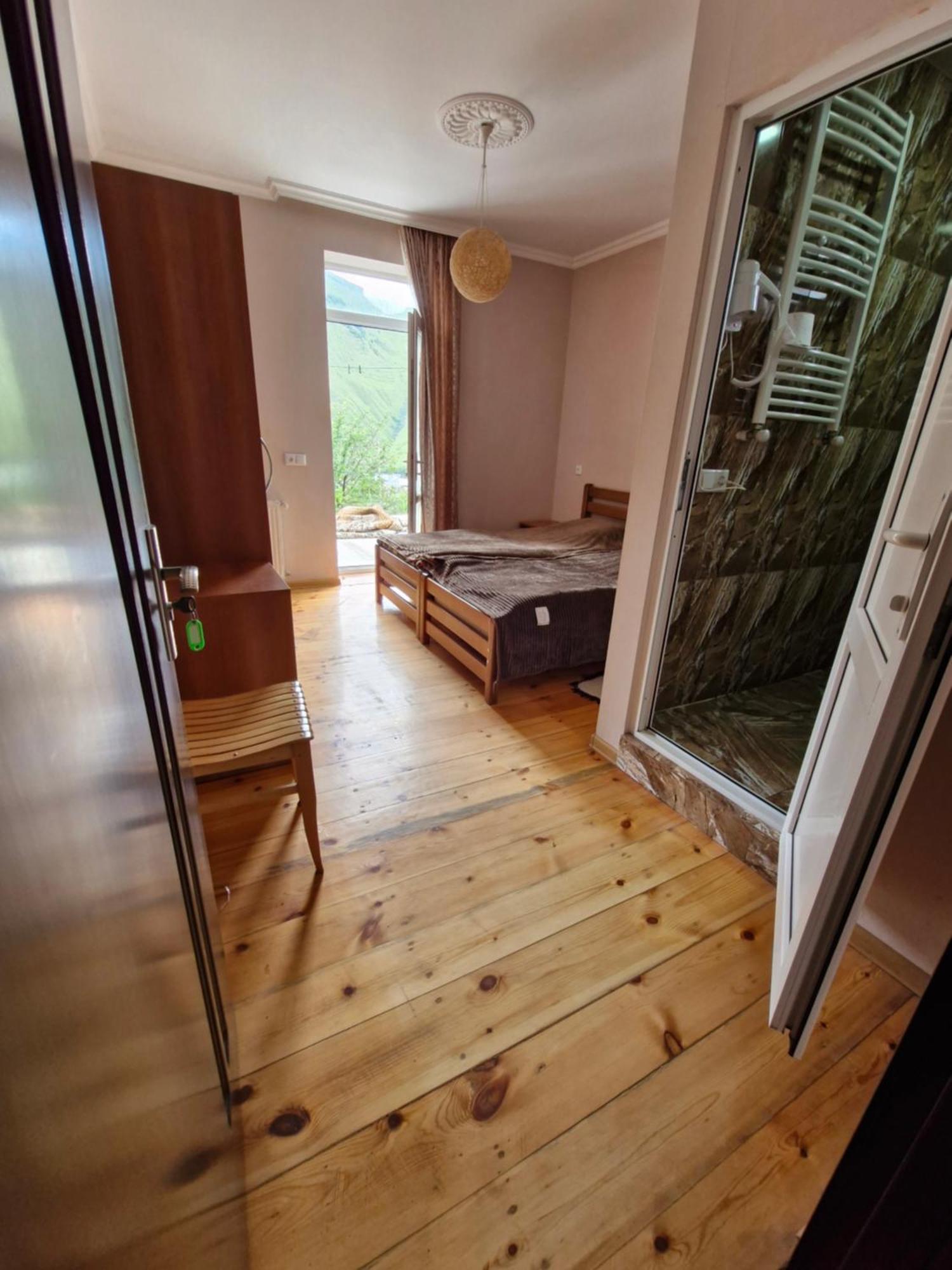 Maiko Guest House Kazbegi Eksteriør billede